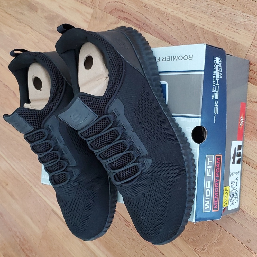 🆕️ Men's Skechers 11 Wide
